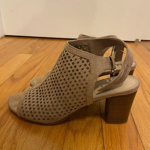 Tan, open toe, block heels